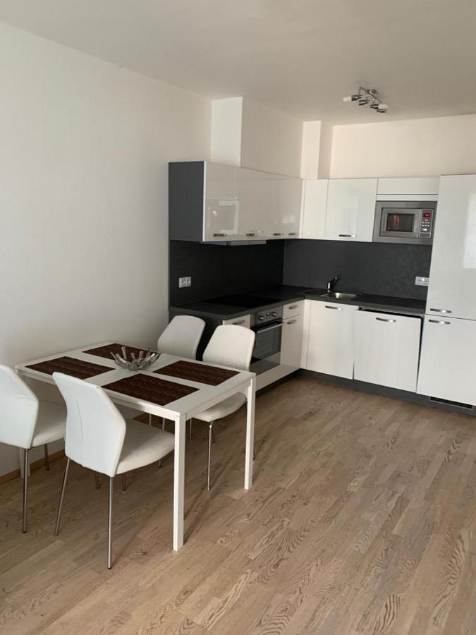 Residence Garden Tower - 8 Min Do Centra, Garaz Prag Exterior foto